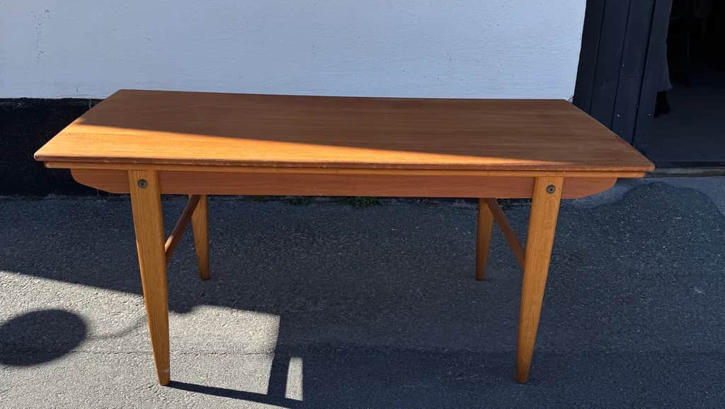 Soffbord i teak höj och sänkbar