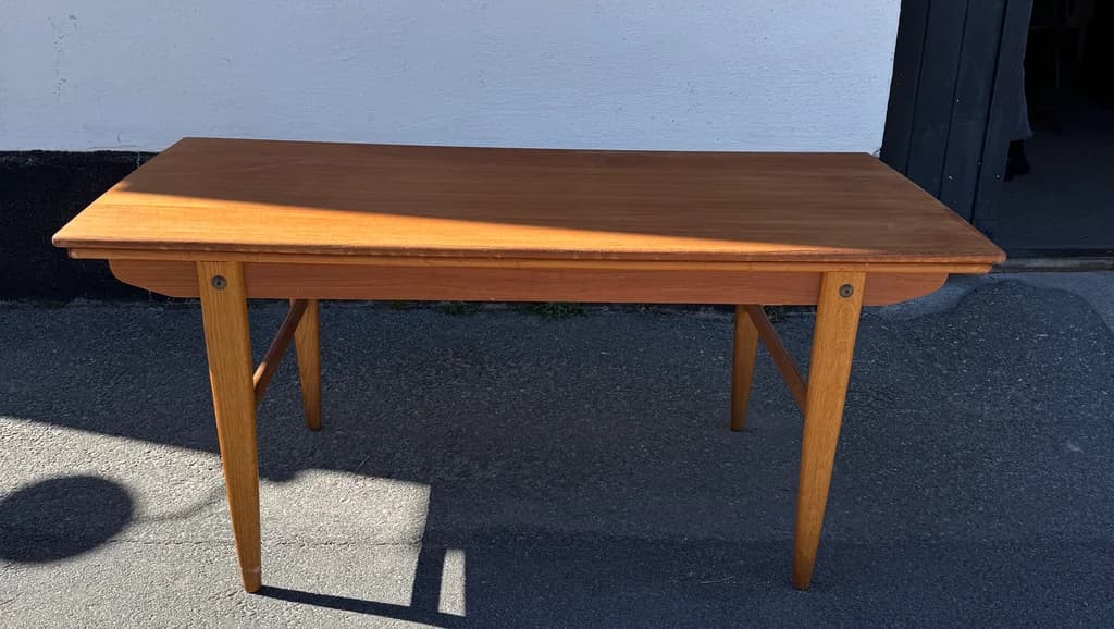 Soffbord i teak höj och sänkbar