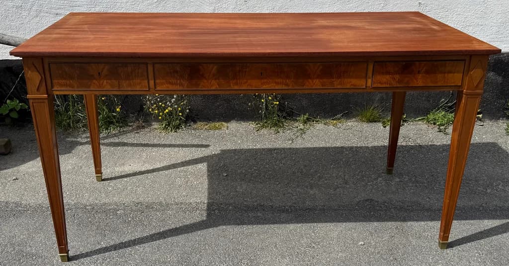 Gustavianskt skrivbord i mahogny