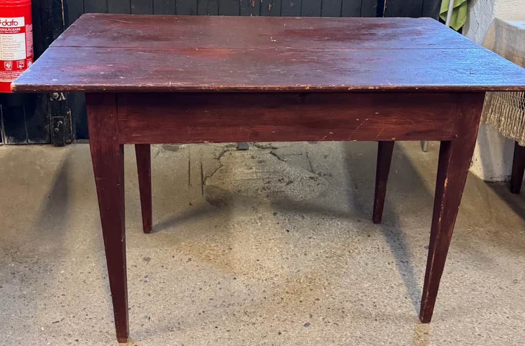 Bord, 1800-tal – begagnad bord & stolar hos ReFurn Lidingö
