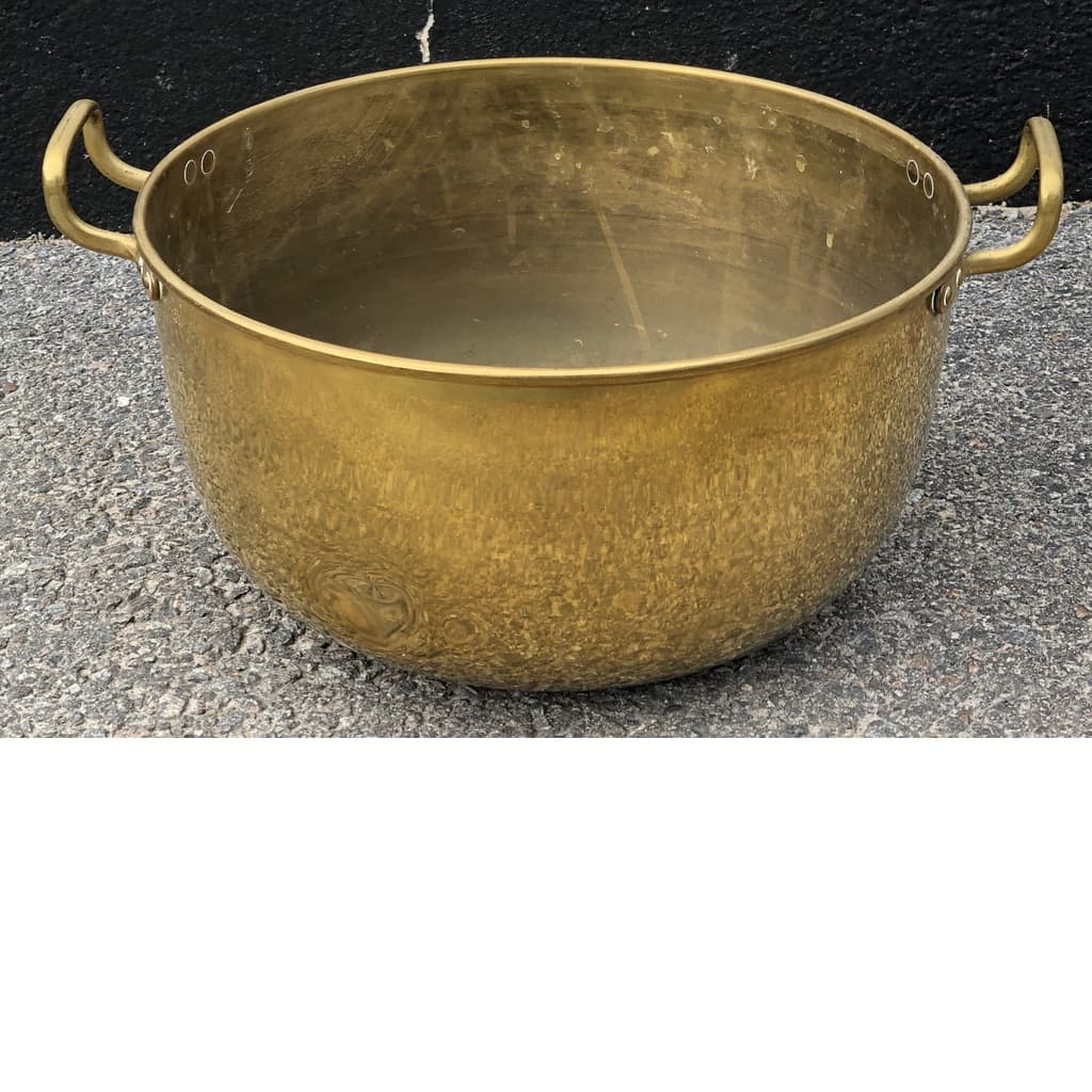 Vacker antik mässingbunke, Skultuna