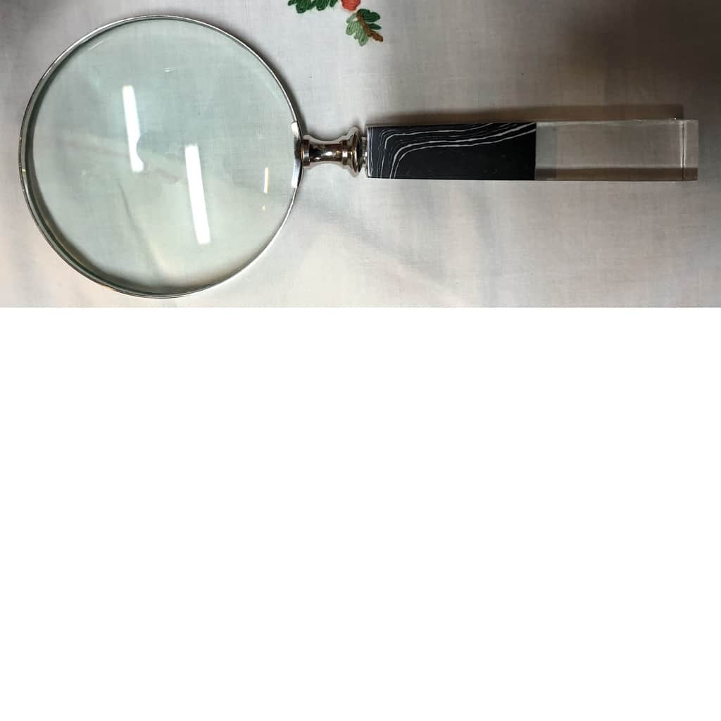 Vackert fint förstoringsglas – begagnad inredning hos ReFurn Lidingö