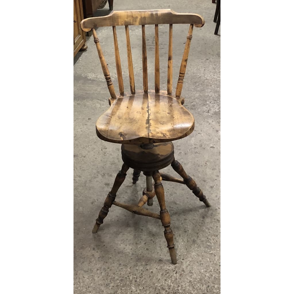 Antik pinnstol höj och sänkbar, 1800 tal