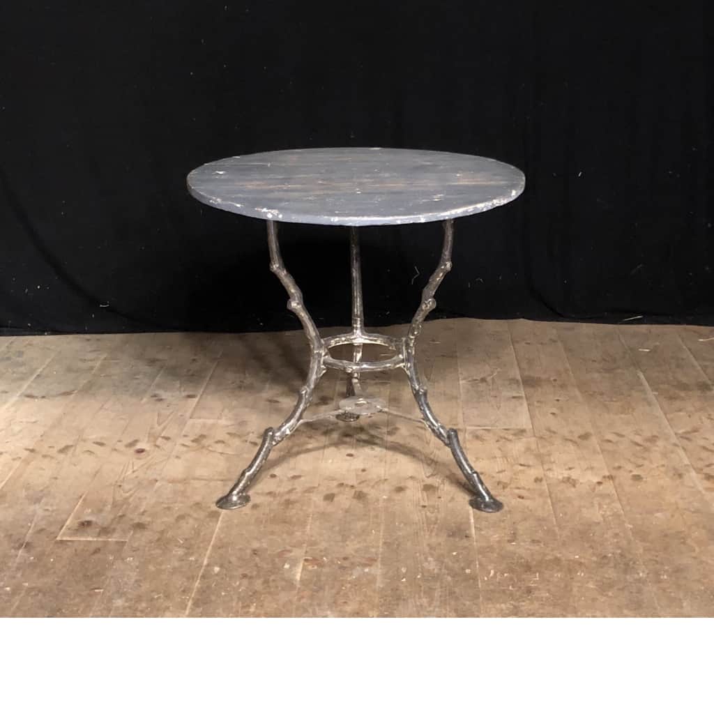 Härligt trädgårdsbord, faux bois
