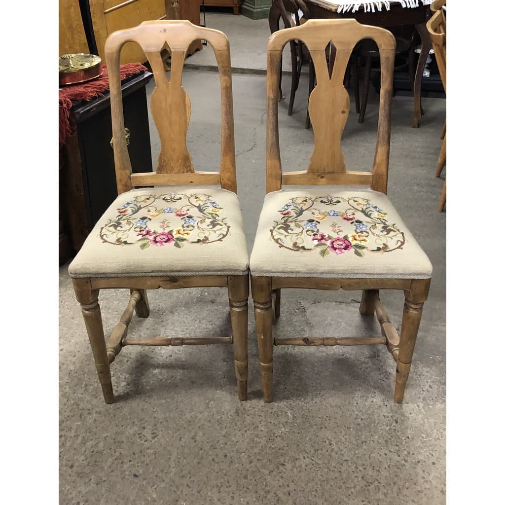 2 antika stolar 1800-tal