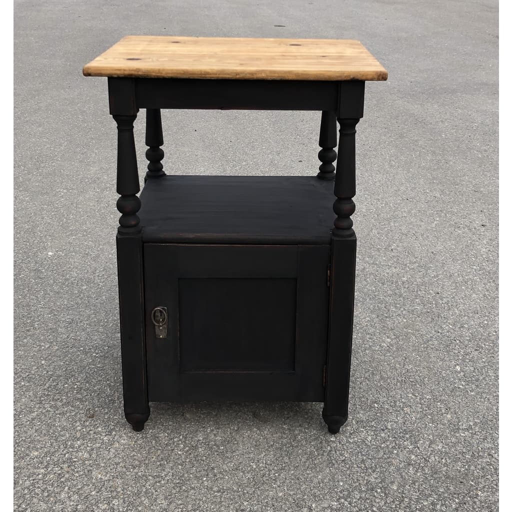 Svartmålad fin kommod / sängbord