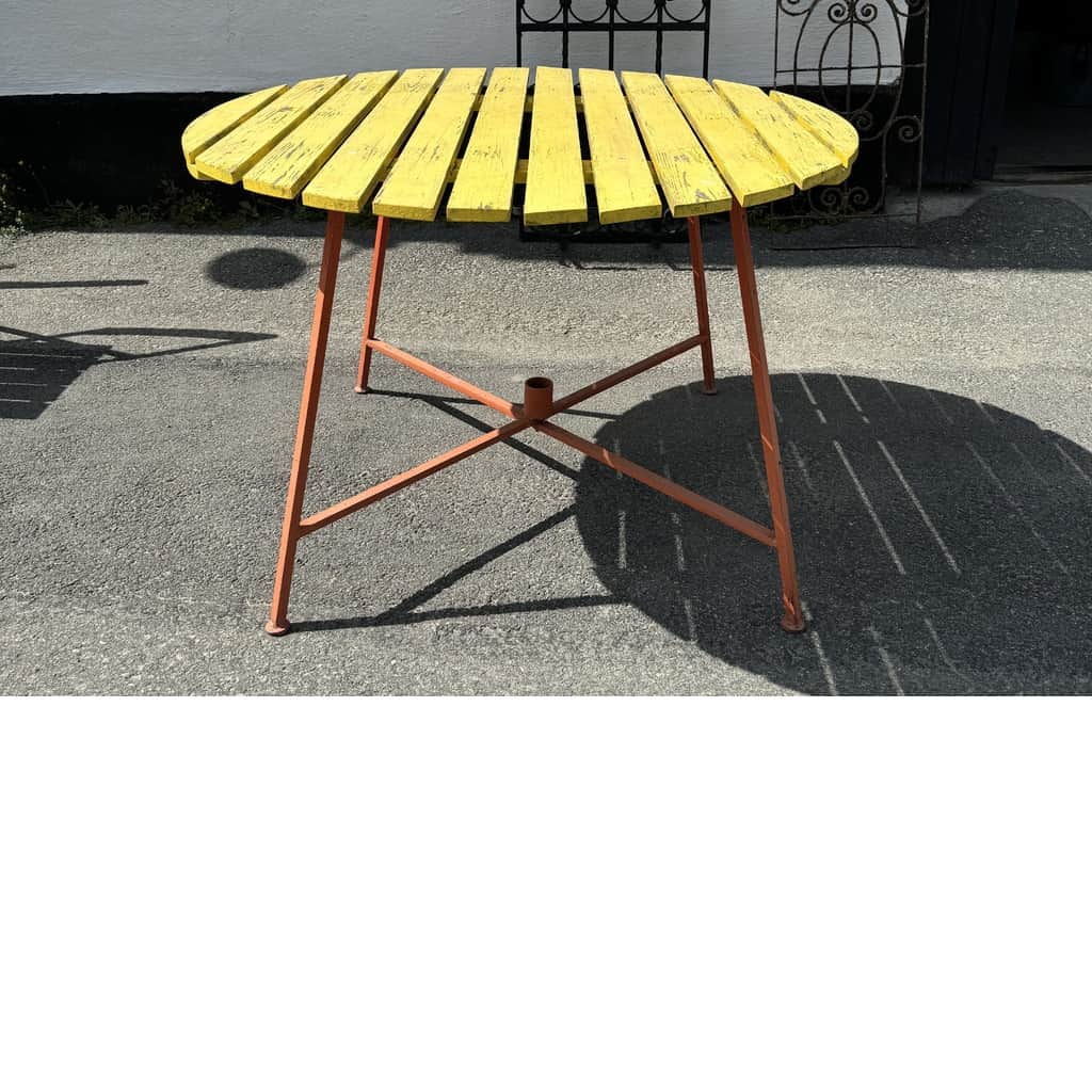 Runt bord, Grythyttan – begagnad bord & stolar hos ReFurn Lidingö