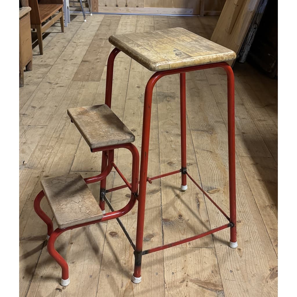 Röd stegpall
