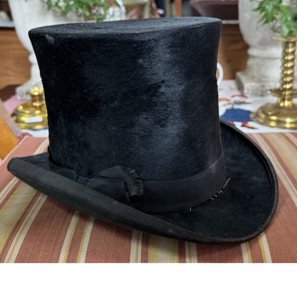 Storm / top hatt med ask , London, England