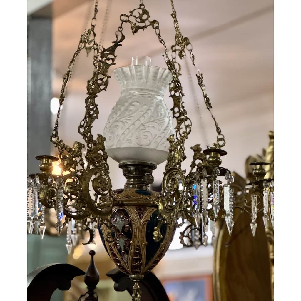 Vacker fotogenlampa med 6 ljushållare