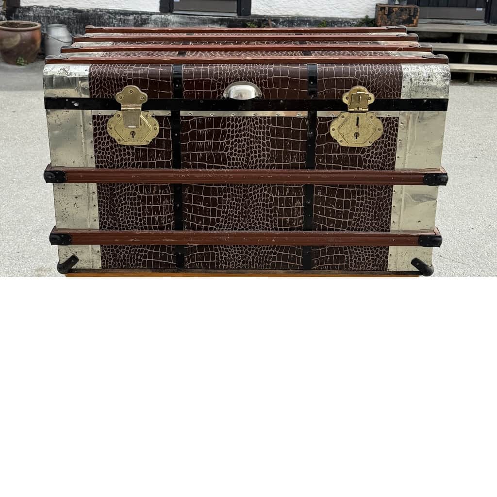 Stor brun koffert – begagnad hyllor & förvaring hos ReFurn Lidingö