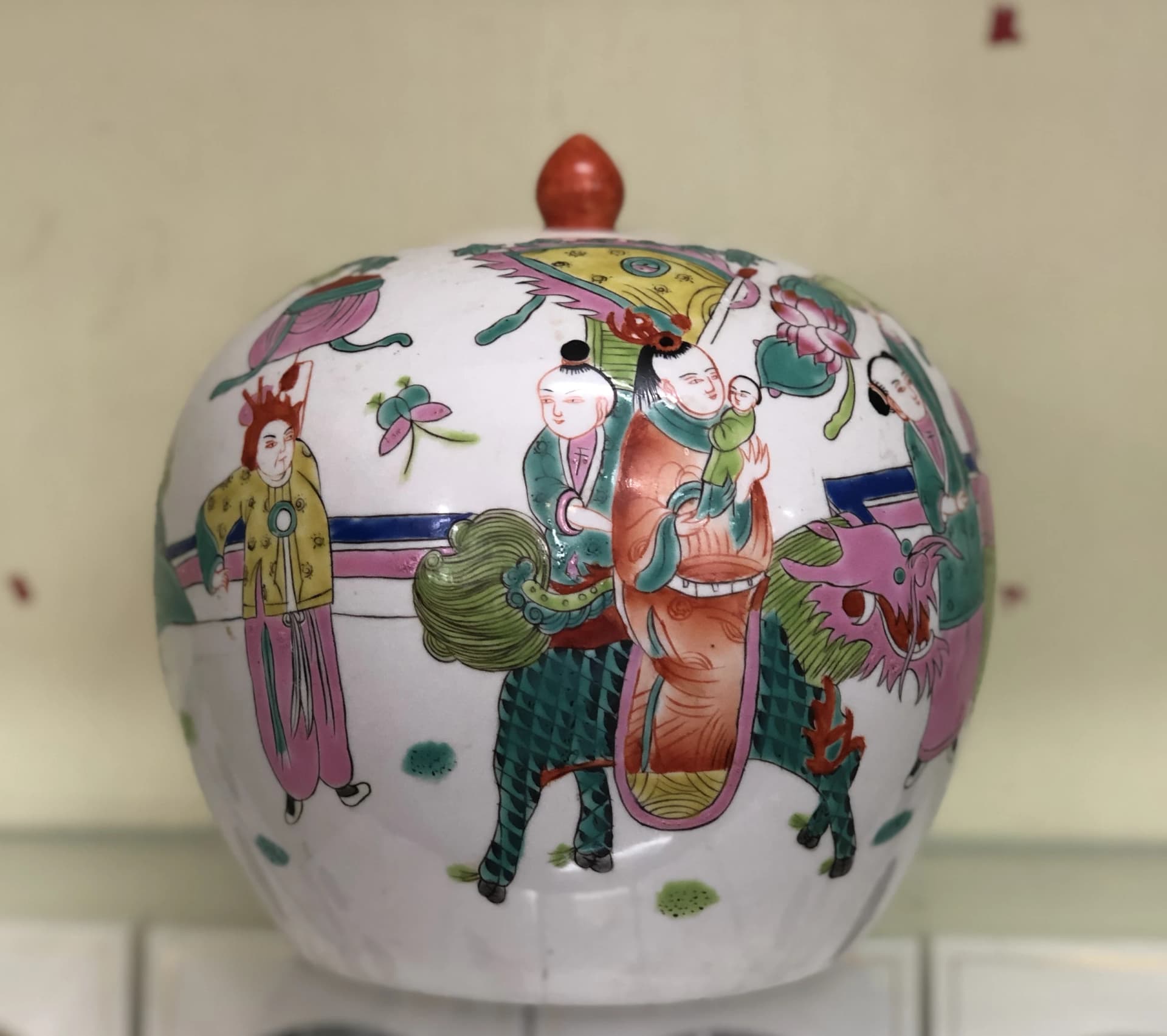 Urna med lock , Kina 1800 tal