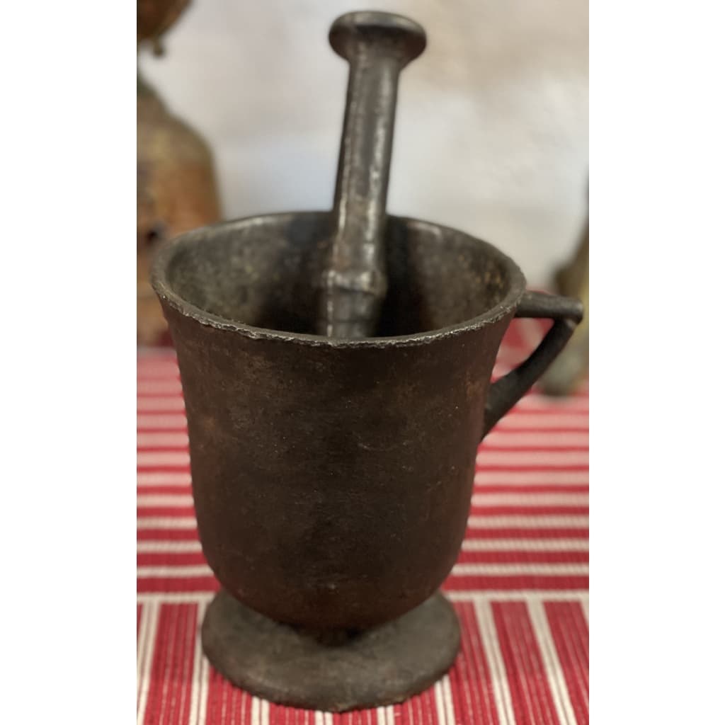 Underbar gjutjärns mortel, 1700/1800 tal