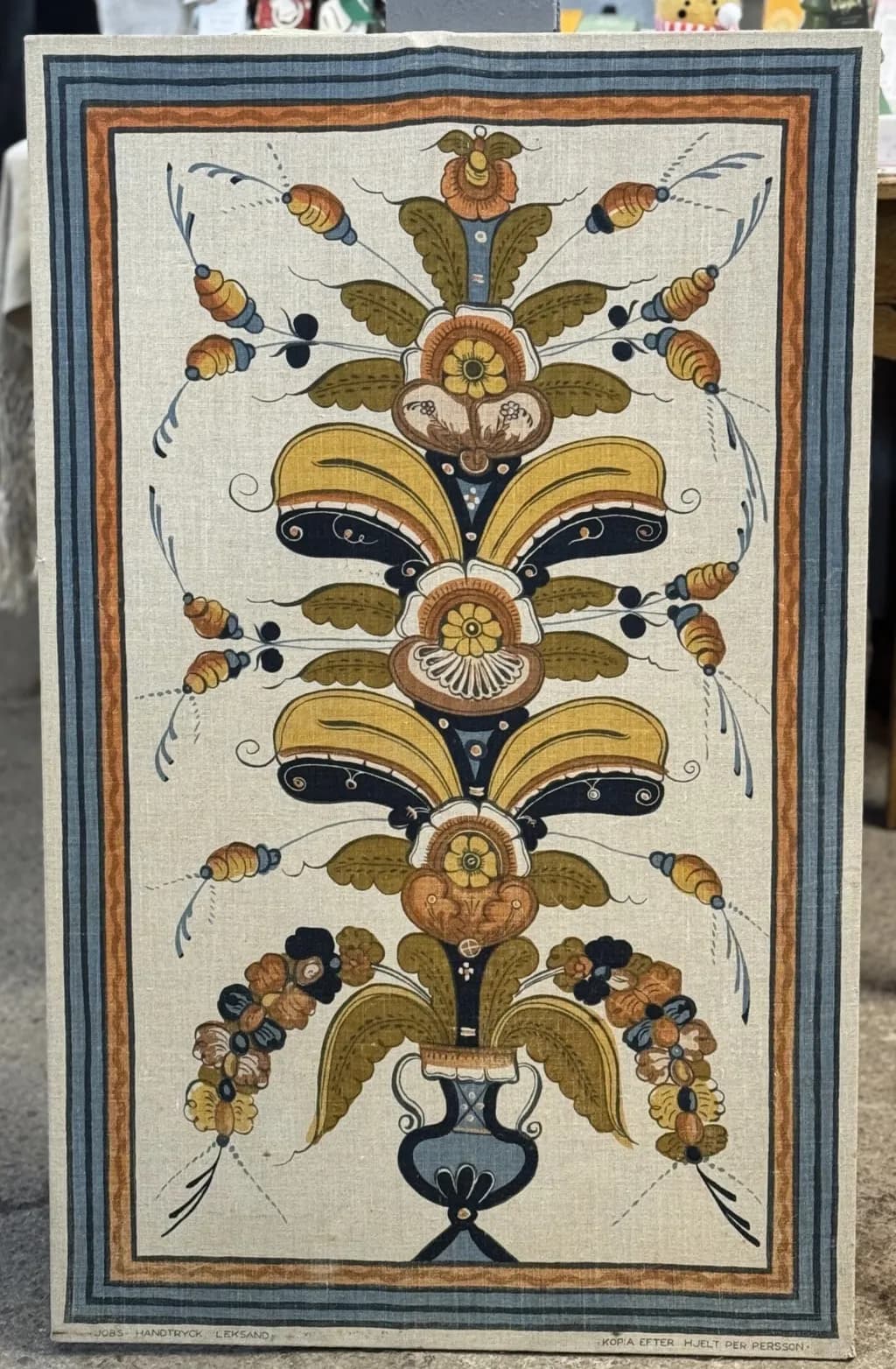 Vacker bonad i textil, handtryck, Jobs