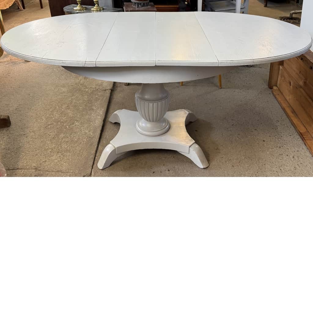 Läckert pelarbord med två iläggsskivor – begagnad bord & stolar hos ReFurn Lidingö