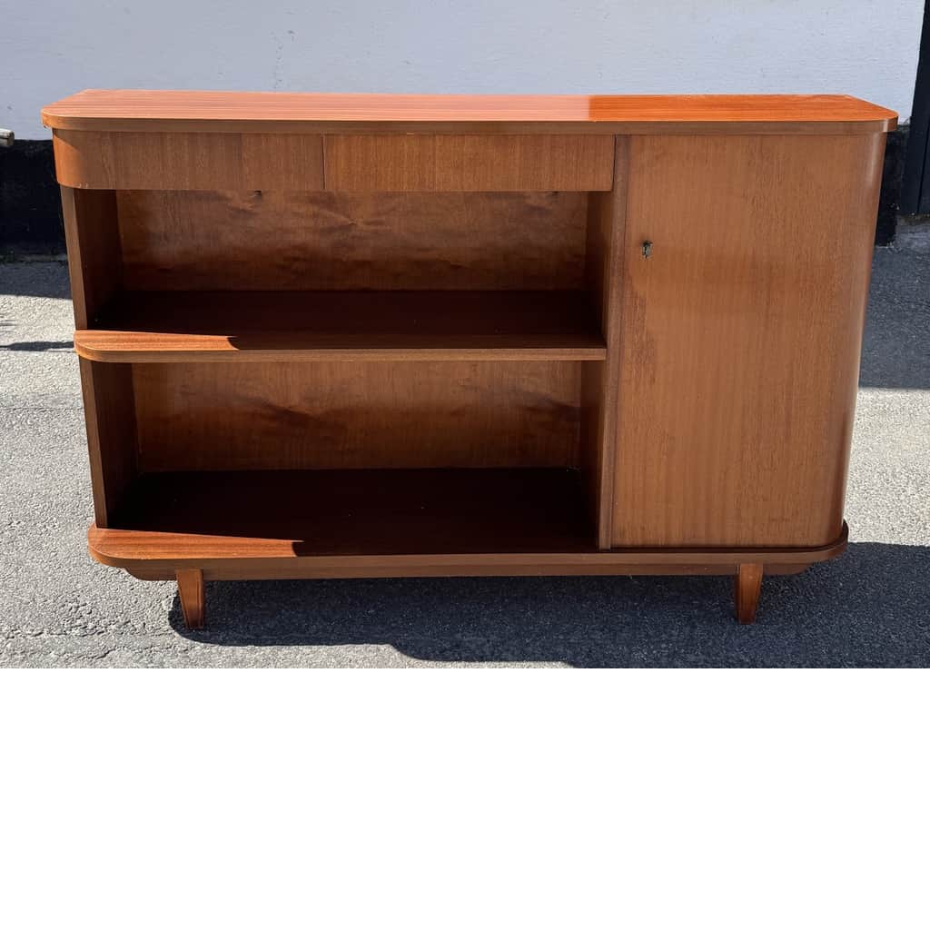 Bokhylla med låsbar skåpdel – begagnad hyllor & förvaring hos ReFurn Lidingö